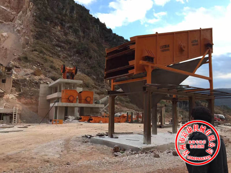 錘式+顎式破碎機施工現(xiàn)場