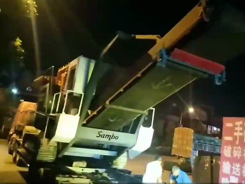 車(chē)載履帶式移動(dòng)破碎站發(fā)貨