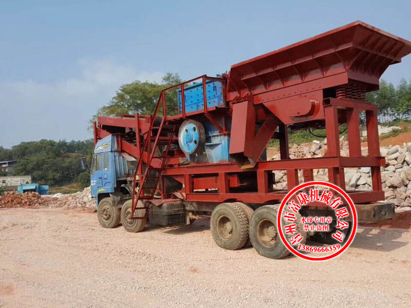 車載輪胎式移動(dòng)破碎站