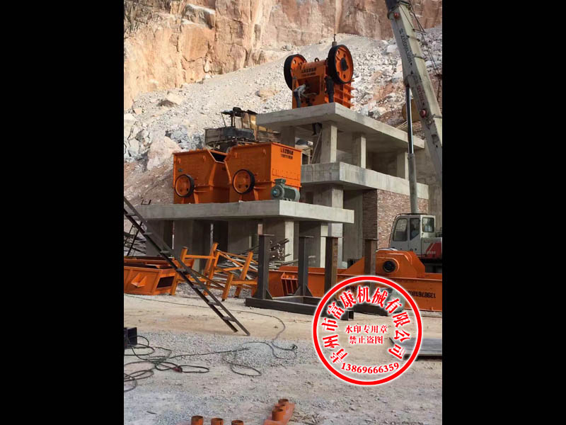 鄂式破碎機(jī) 鄂式破碎機(jī)