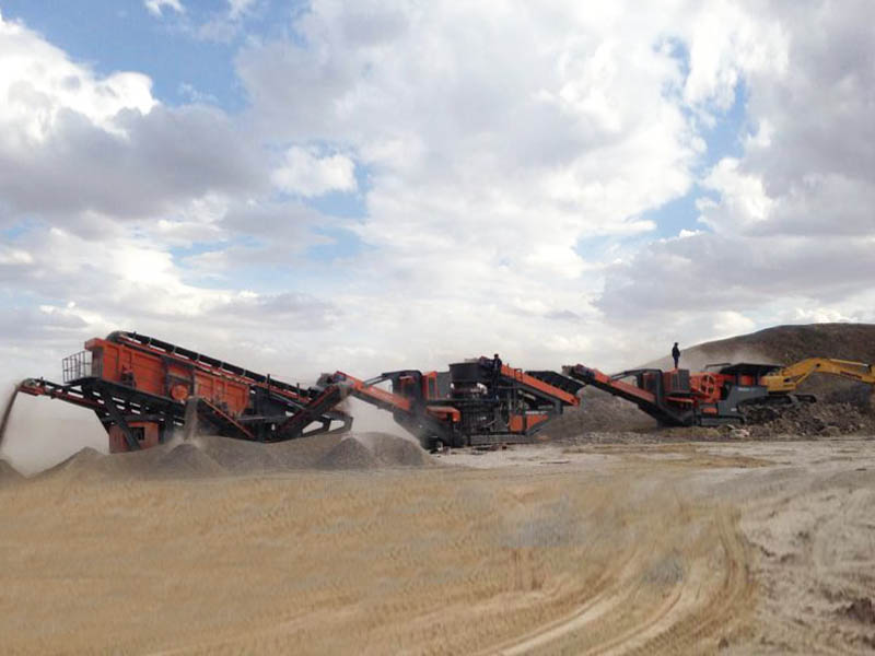 履帶式移動(dòng)破碎站