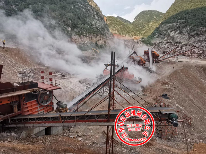 大型聯(lián)合破碎生產(chǎn)線